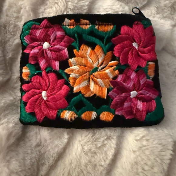 Source Unknown Handbags - Floral Embroidered Clutch - Multicolor